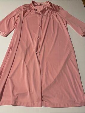 Vintage Vanity Fair Soft Pink Satin Nightwear robe